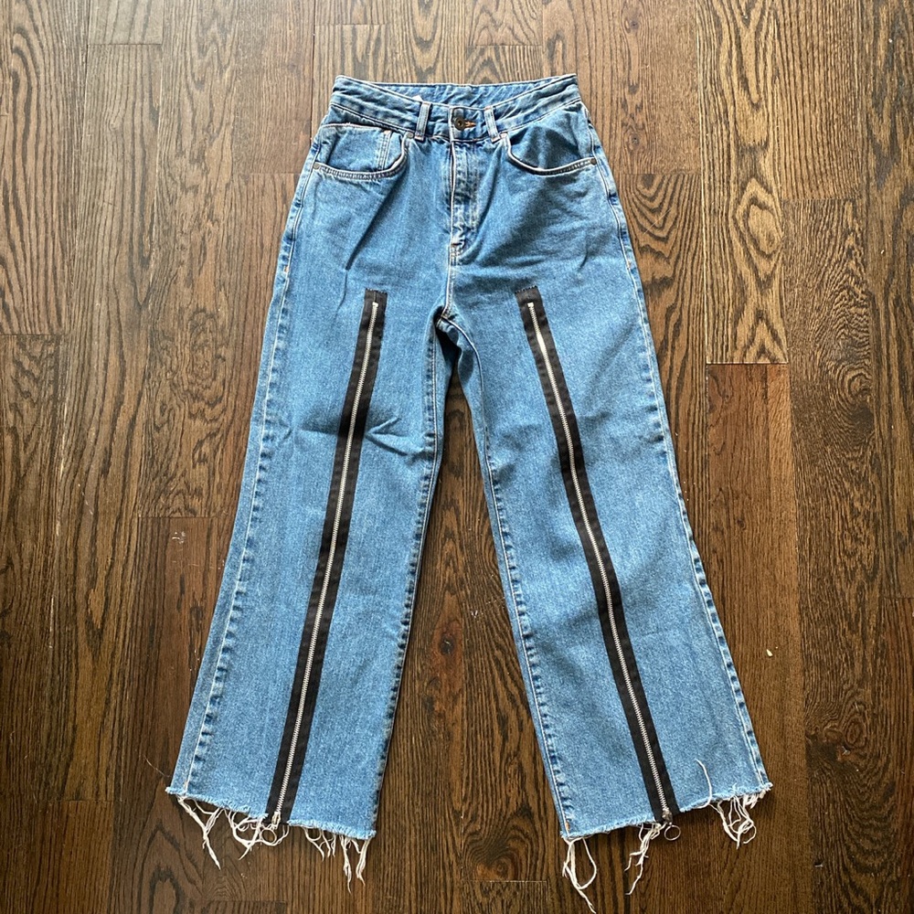 Zip Closure Jeans